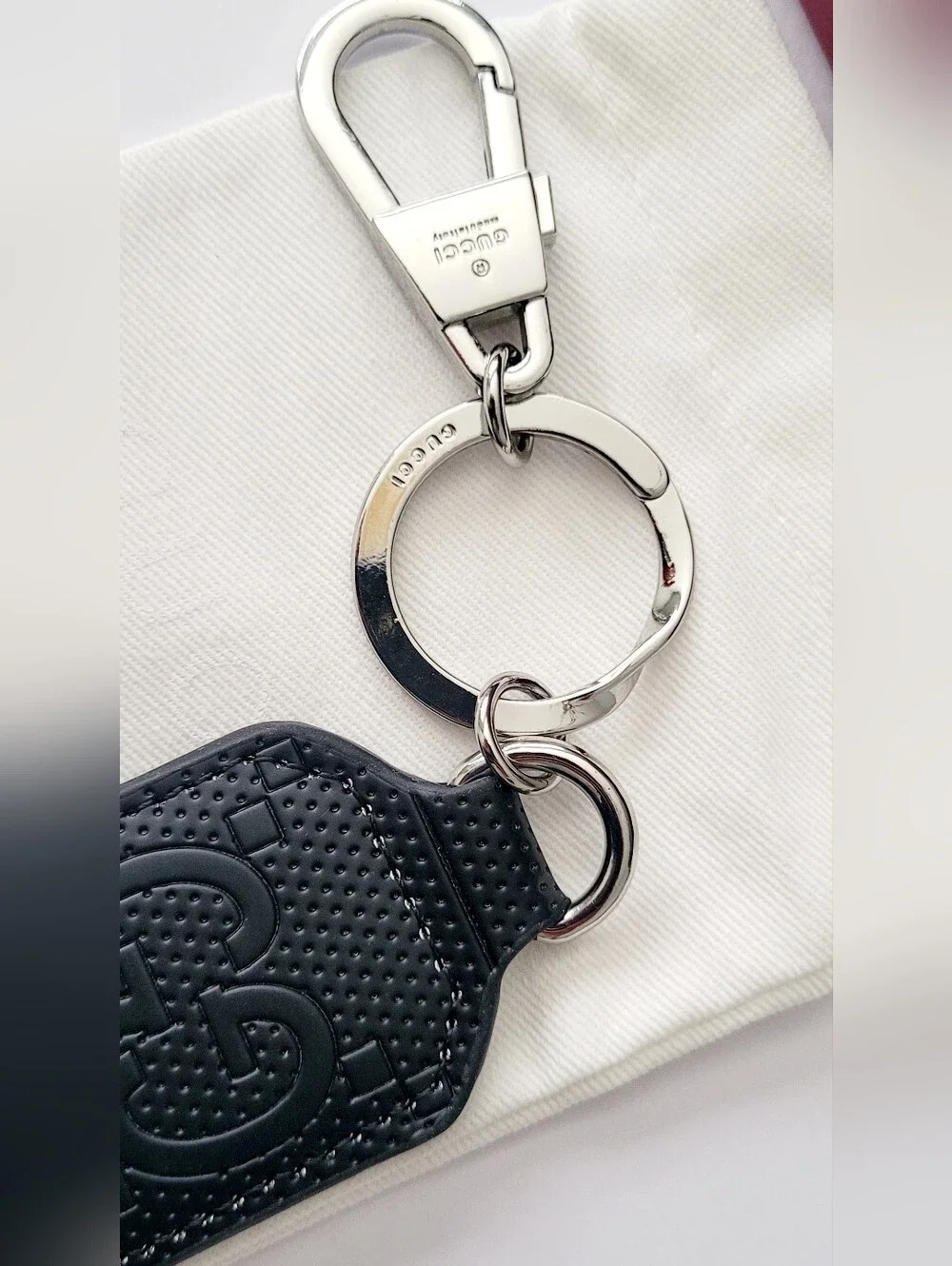 🇮🇹Gucci Black Leather🖤 Tag Keyring with Silver-Tone Hardware✨️